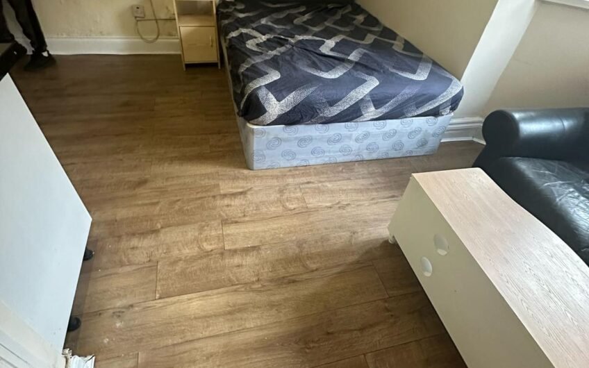 Available Modern Fully Furnished Studio Flat in Cromwell Road Luton LU3!!!