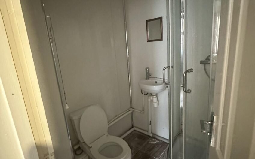Available Modern Fully Furnished Studio Flat in Cromwell Road Luton LU3!!!