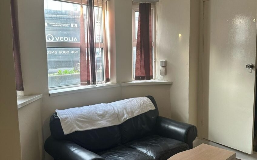 Available Modern Fully Furnished Studio Flat in Cromwell Road Luton LU3!!!