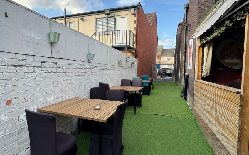 Excellent Opportunity, Available a premium Restaurant in Marsh Road, Luton, LU3!!!