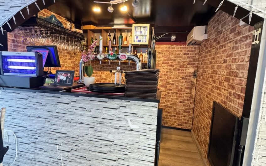 Excellent Opportunity, Available a premium Restaurant in Marsh Road, Luton, LU3!!!