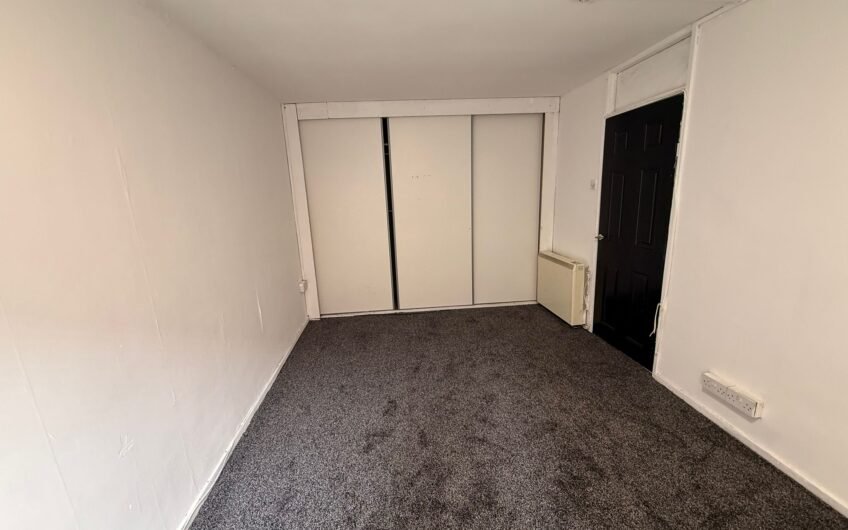 Available 2 Bedroom Flat situated in the heart of Luton Downs Road LU1!!!