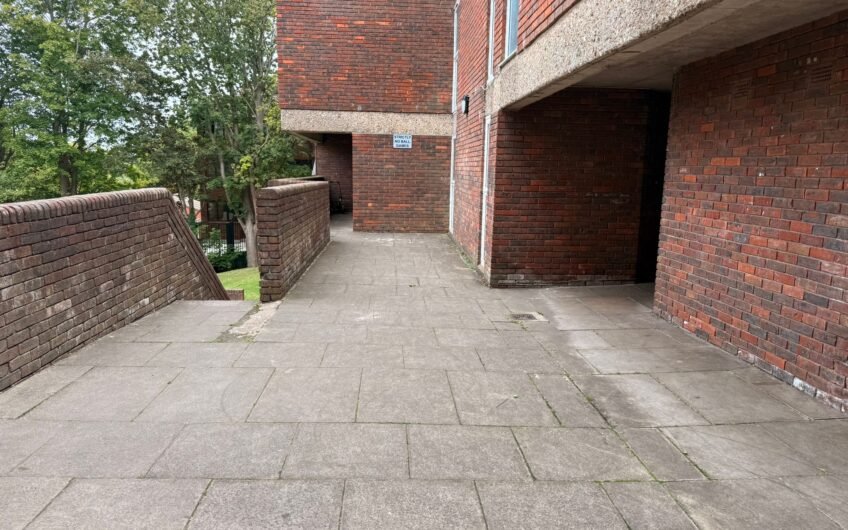 Available 2 Bedroom Flat situated in the heart of Luton Downs Road LU1!!!