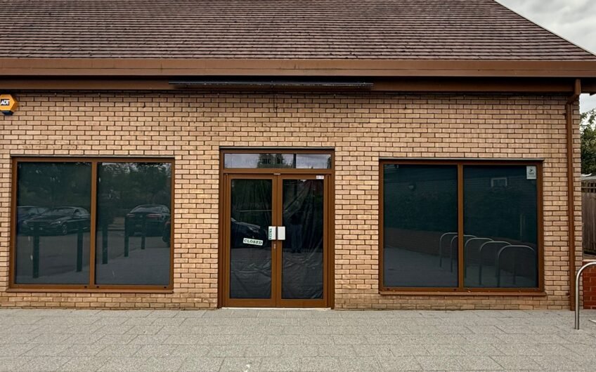 Available Coffee shop at Lakeview village wixem in Bedford MK42!!!