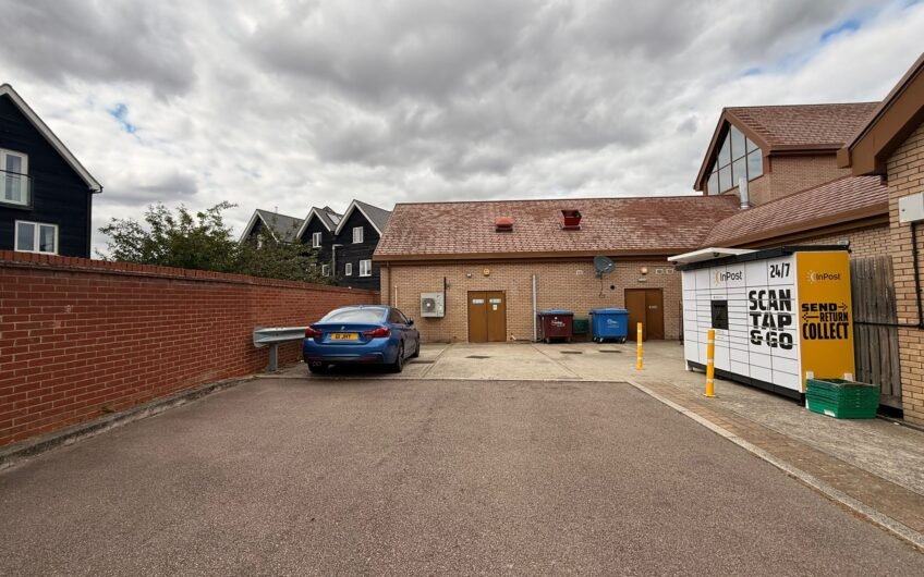 Available Coffee shop at Lakeview village wixem in Bedford MK42!!!