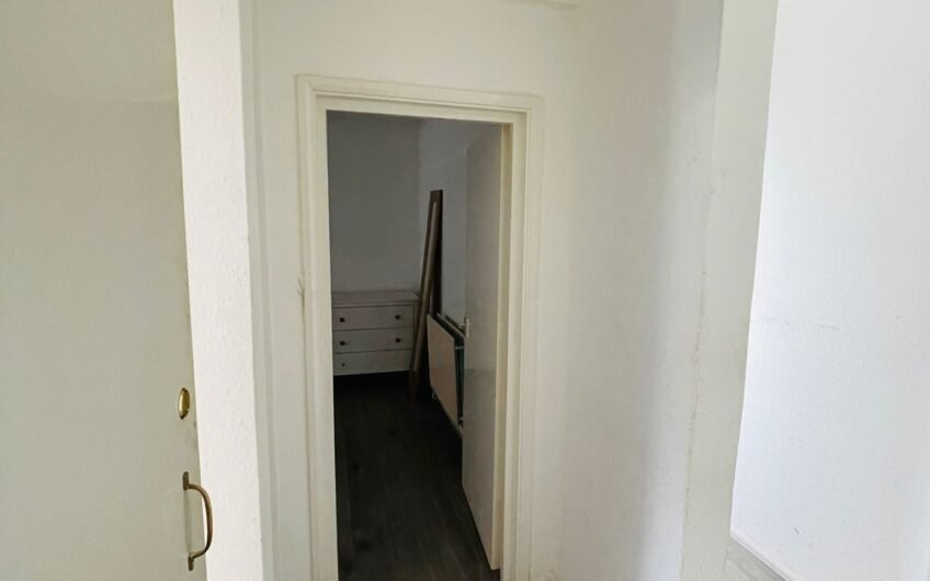 Available Spacious First Floor 2-Bed Flat in Prime Dunstable Location LU6!!!