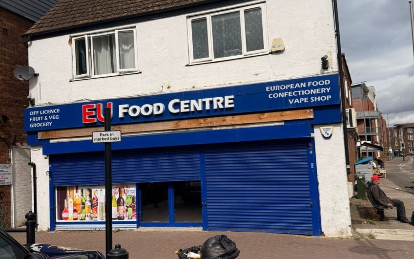 Available 1-Bedroom fully furnished flat located in the heart of Bletchley town centre MK2!!!