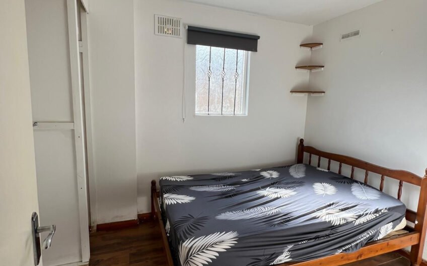 Available charming 1-bedroom rear flat offers a comfortable and convenient lifestyle in Luton LU3!!!