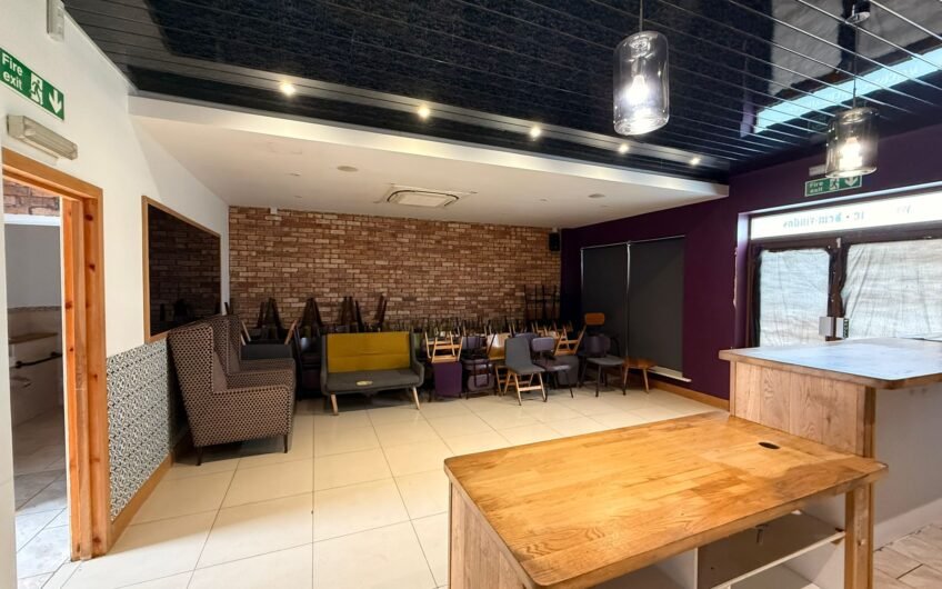 Available Coffee shop at Lakeview village wixem in Bedford MK42!!!