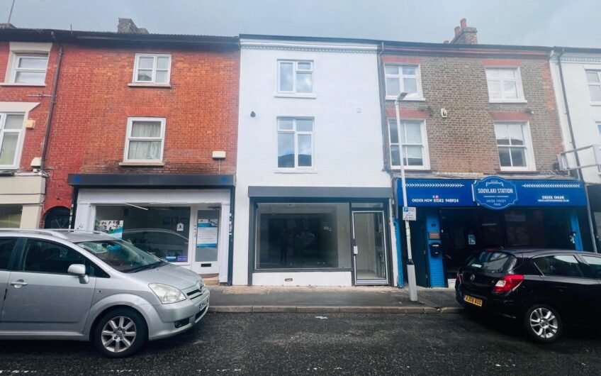 Available 4 Bedrooms Flat in Prime Location Near High Street North LU6!!!