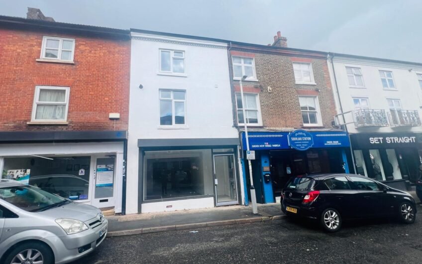 Available 4 Bedrooms Flat in Prime Location Near High Street North LU6!!!