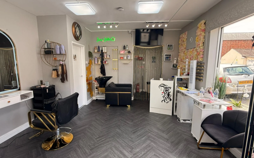 Available Prime Corner Shop with Versatile Business Potential for Rent in NN4!!