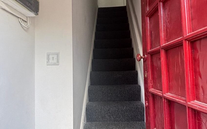 Available attractive and comfortable 2-Bedroom Flat in Talbot Road Luton, LU2!!!