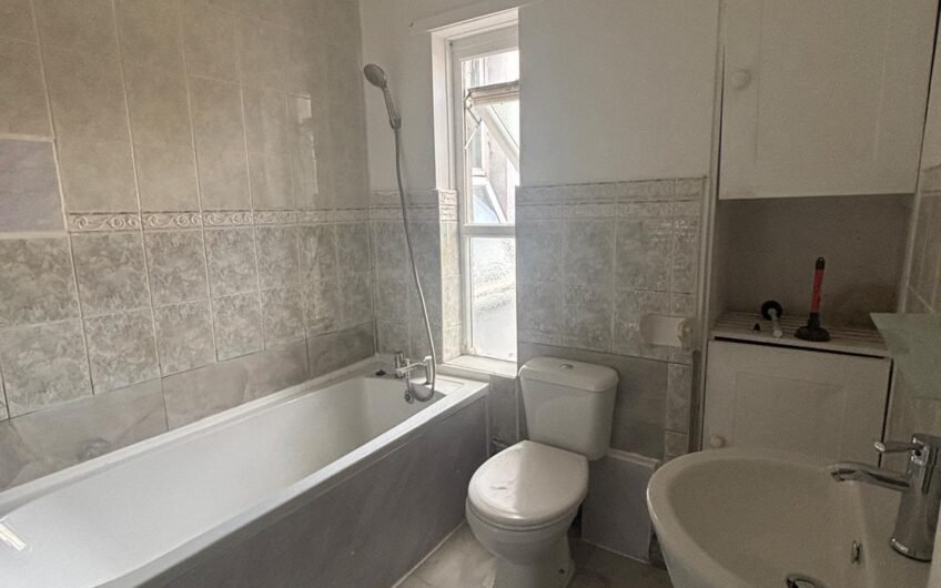Available attractive and comfortable 2-Bedroom Flat in Talbot Road Luton, LU2!!!