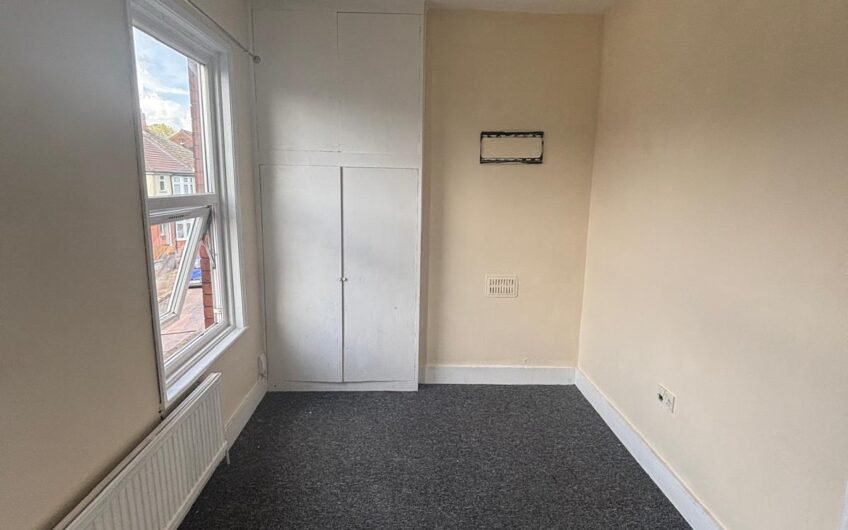 Available attractive and comfortable 2-Bedroom Flat in Talbot Road Luton, LU2!!!