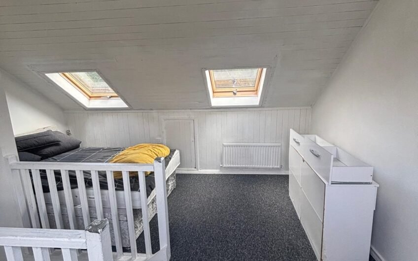 Available attractive and comfortable 2-Bedroom Flat in Talbot Road Luton, LU2!!!