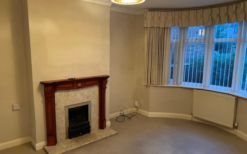 Available Spacious 3-Bedroom Home in Somerset Avenue, Luton LU2!!!