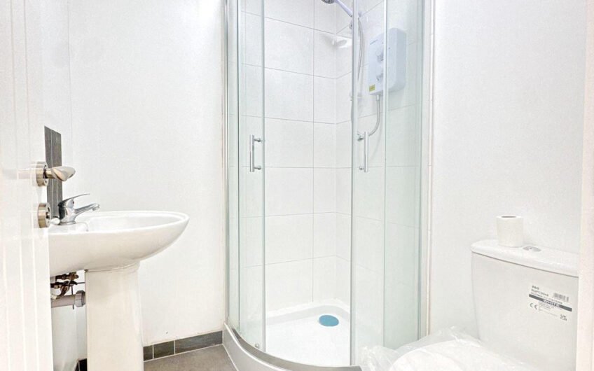 Available for rent, Studio Flat with Bathrooms in Luton, LU4!!!