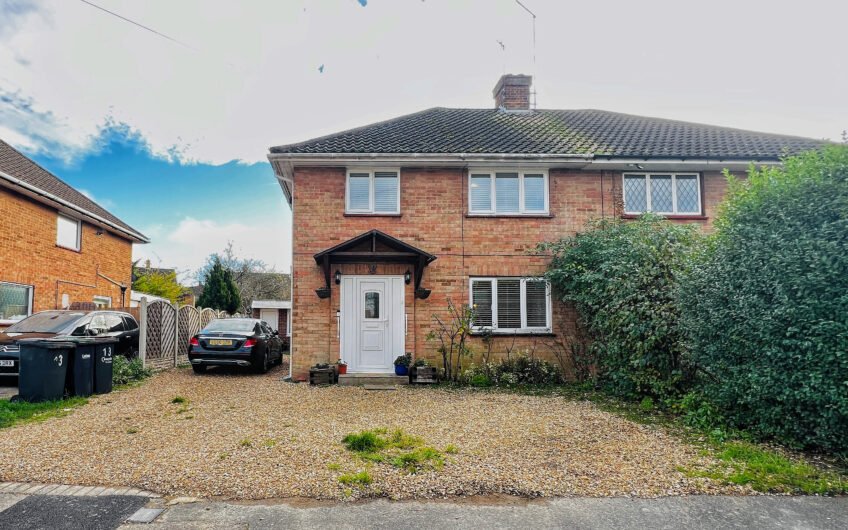 Luxurious 3-Bedroom Semi-Detached House with an Additional Garden Room – Fully Furnished in Heart of Luton LU4!!!