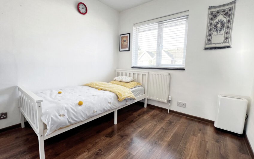 Luxurious 3-Bedroom Semi-Detached House with an Additional Garden Room – Fully Furnished in Heart of Luton LU4!!!