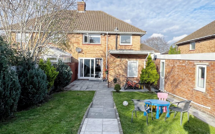 Luxurious 3-Bedroom Semi-Detached House with an Additional Garden Room – Fully Furnished in Heart of Luton LU4!!!