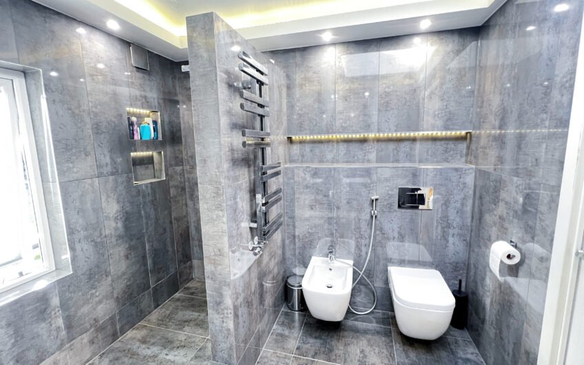 Luxurious 3-Bedroom Semi-Detached House with an Additional Garden Room – Fully Furnished in Heart of Luton LU4!!!