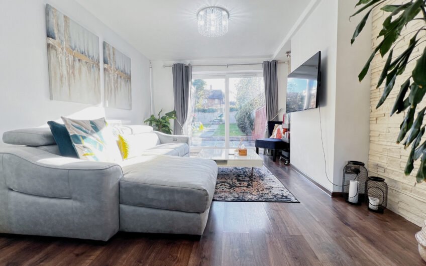 Luxurious 3-Bedroom Semi-Detached House with an Additional Garden Room – Fully Furnished in Heart of Luton LU4!!!