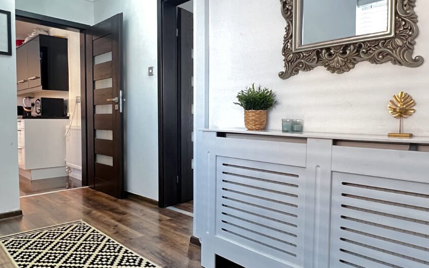 Luxurious 3-Bedroom Semi-Detached House with an Additional Garden Room – Fully Furnished in Heart of Luton LU4!!!