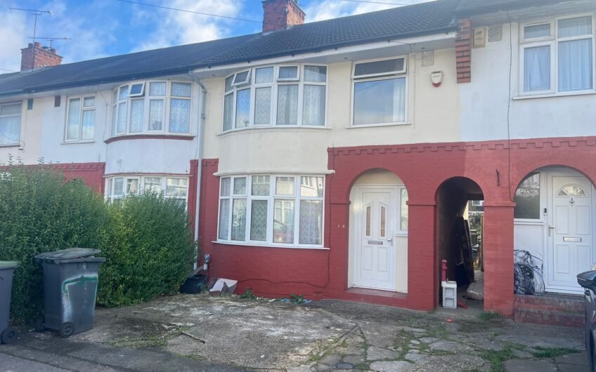 Available for rent, Beautiful 3-Bedroom Terraced House in Luton LU4!!!