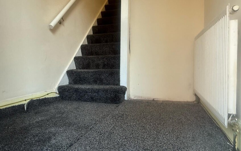 Well-Presented 2-Bedrooms First Floor Flat for rent in a Prime Location Luton LU2!!!