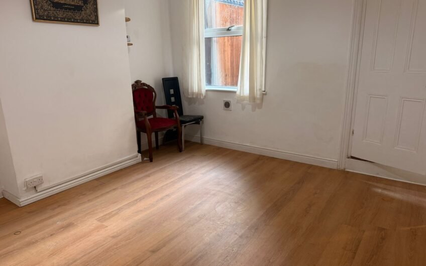 Available for rent, Beautiful 3-Bedroom Terraced House in Luton LU1!!!