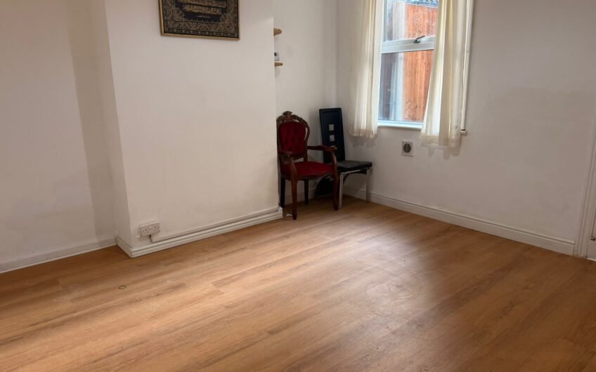 Available for rent, Beautiful 3-Bedroom Terraced House in Luton LU1!!!