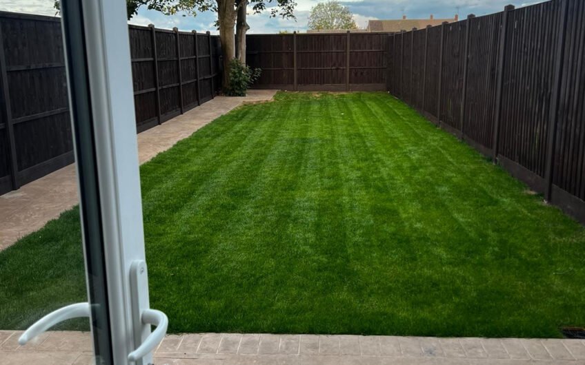 For Rent, Spacious 4-Bedroom Family Home with Garden & Parking in Houghton Regis LU5!!!