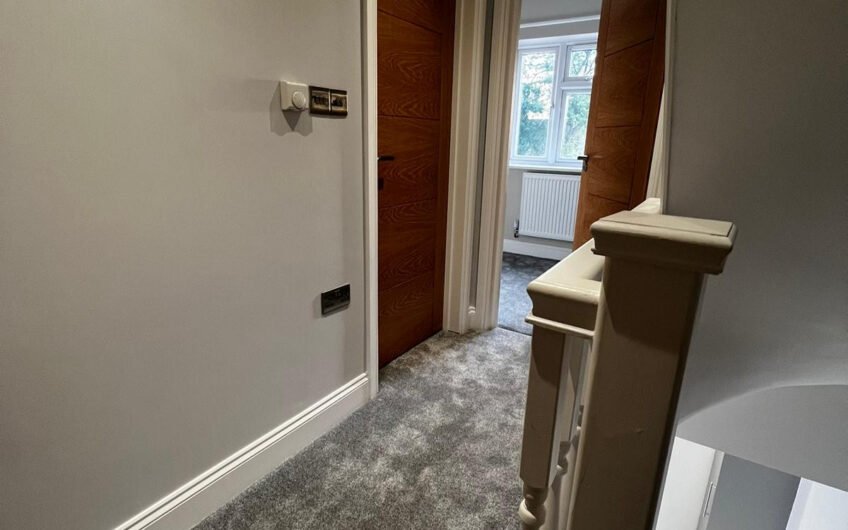 For Rent, Spacious 4-Bedroom Family Home with Garden & Parking in Houghton Regis LU5!!!