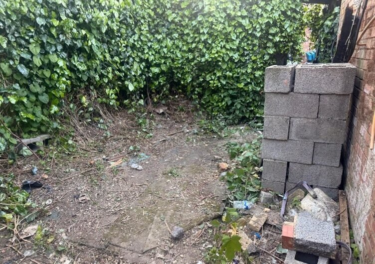 For sale your next Home Awaits – Stylish 3-Bed Terraced House with Garden Luton LU4!!!