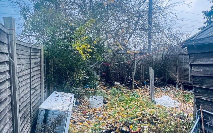 For Sale Ideal Starter Home, 2 Bedrooms, 2 Receptions, Garden & Double Glazing in Luton LU3!!!