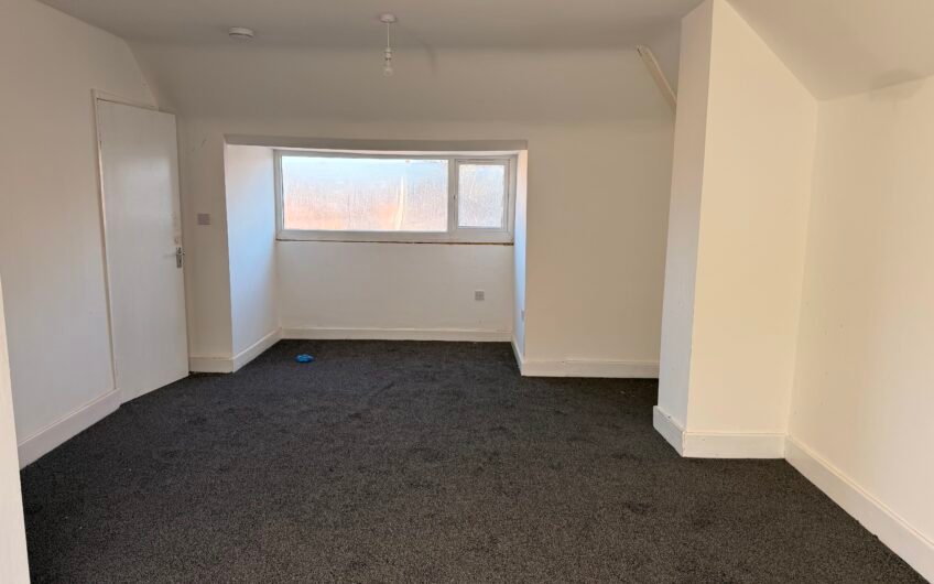 For Sales freehold HMO Investment Opportunity – Planning Pending for 8 En-Suite Rooms | Dunstable LU6!!!