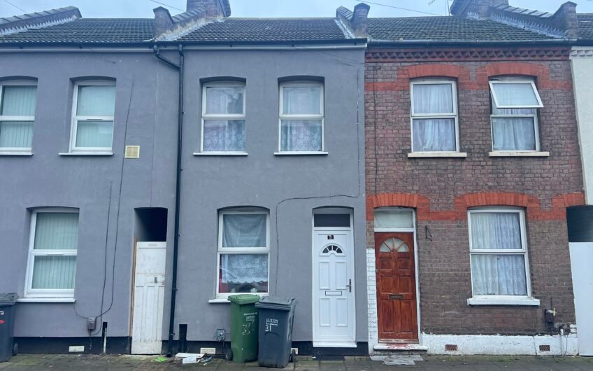 Available for Rent, Bright & Comfortable 2-Bed Terraced House with Double Glazing in Luton LU3!!!