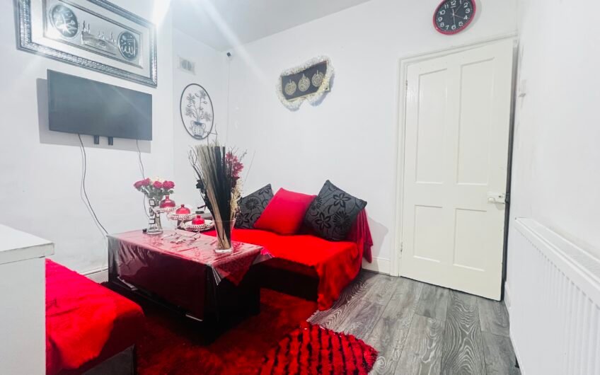 For Sale Ideal Starter Home, 2 Bedrooms, 2 Receptions, Garden & Double Glazing in Luton LU3!!!