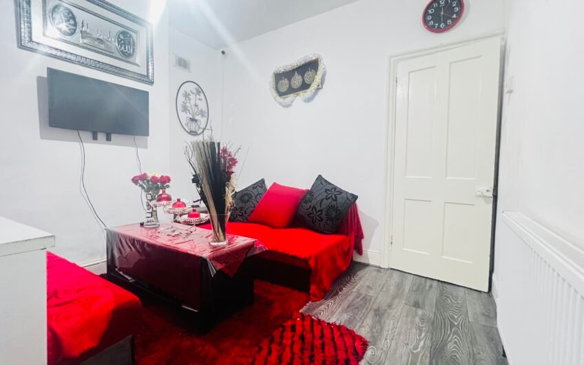 For Sale Ideal Starter Home, 2 Bedrooms, 2 Receptions, Garden & Double Glazing in Luton LU3!!!