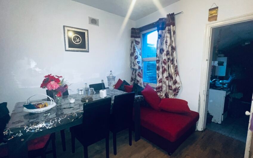 For Sale Ideal Starter Home, 2 Bedrooms, 2 Receptions, Garden & Double Glazing in Luton LU3!!!