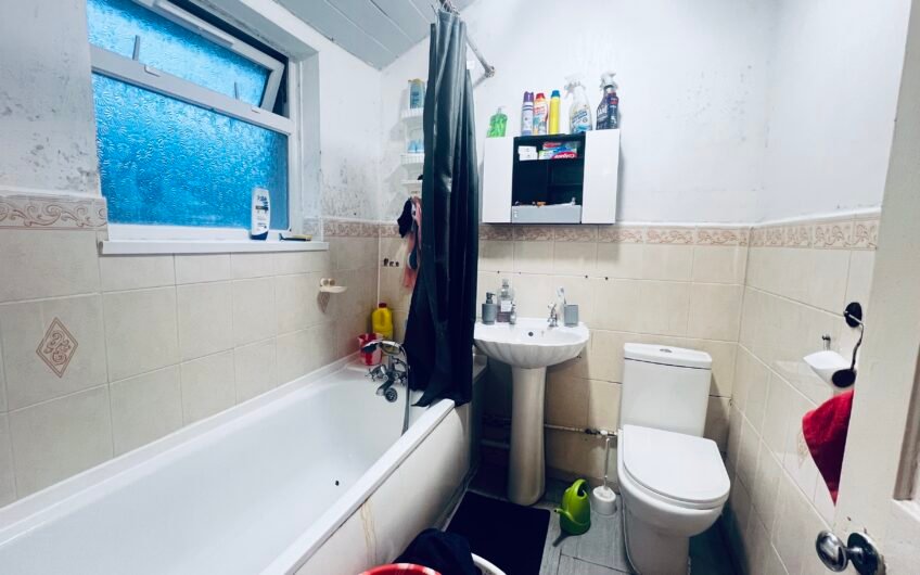 For Sale Ideal Starter Home, 2 Bedrooms, 2 Receptions, Garden & Double Glazing in Luton LU3!!!