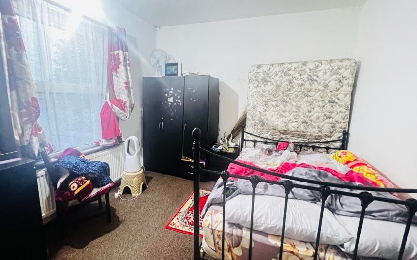 For Sale Ideal Starter Home, 2 Bedrooms, 2 Receptions, Garden & Double Glazing in Luton LU3!!!