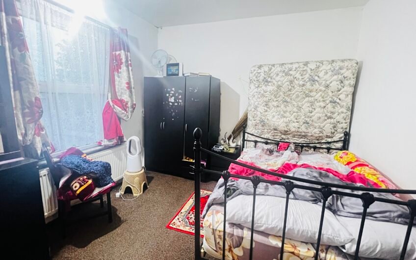 Available for Rent, Bright & Comfortable 2-Bed Terraced House with Double Glazing in Luton LU3!!!