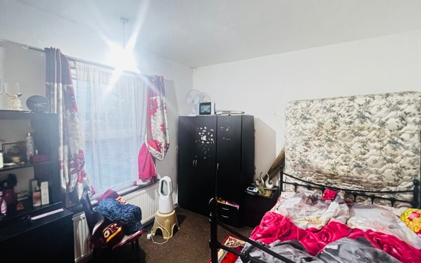 For Sale Ideal Starter Home, 2 Bedrooms, 2 Receptions, Garden & Double Glazing in Luton LU3!!!