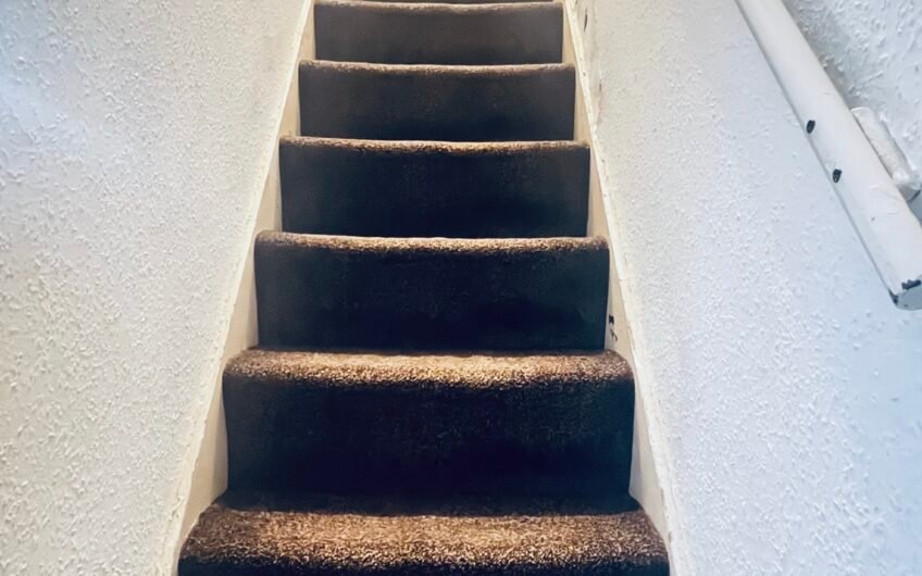 Available for Rent, Bright & Comfortable 2-Bed Terraced House with Double Glazing in Luton LU3!!!