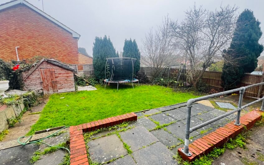 Available for rent, Spacious & Stylish 4-Bedrooms terraced house in a Prime Location Luton LU4!!!