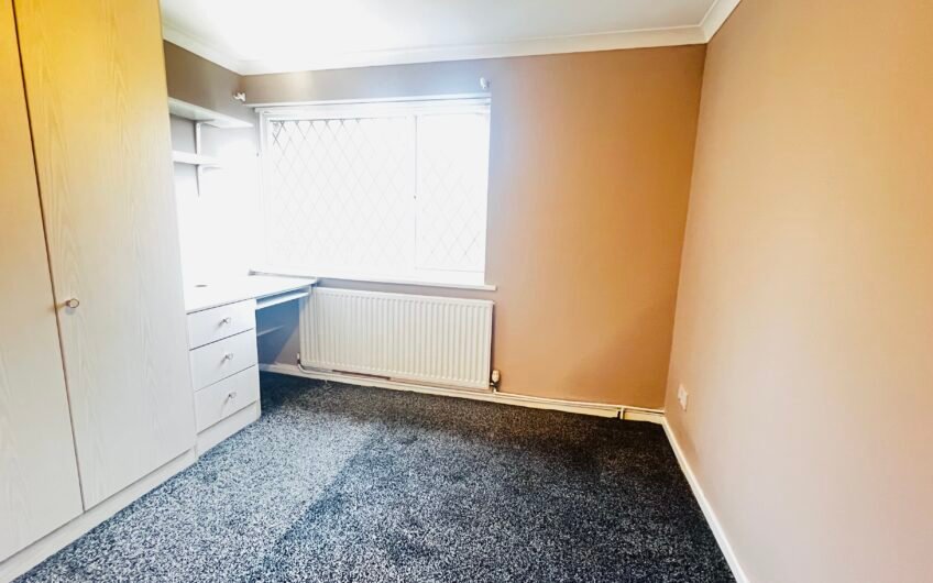 Available for rent, Spacious & Stylish 4-Bedrooms terraced house in a Prime Location Luton LU4!!!