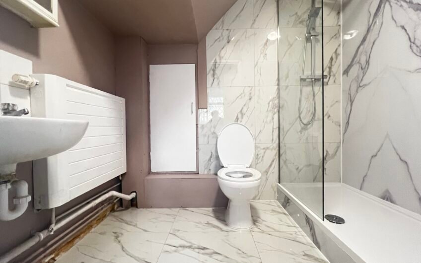 Available for rent, Spacious & Stylish 4-Bedrooms terraced house in a Prime Location Luton LU4!!!