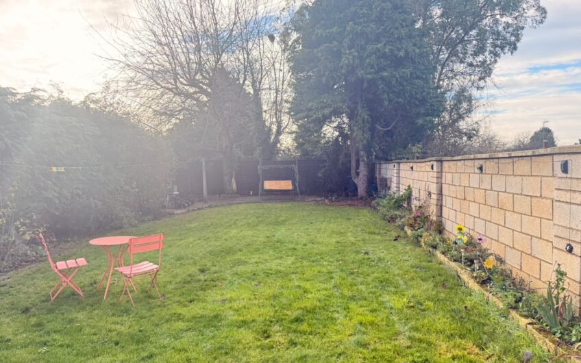 Available for rent – spacious 3-Bedrooms Semi-Detached House with Garden & Parking in Luton LU3!!!